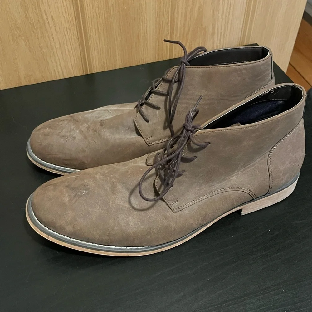 J. Ferrar Men's Chukka Dress Boots